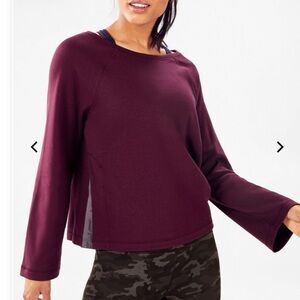 Fabletics Isabel Wide Sleeve Hi-Slit Pullover.  Size Large. NWT